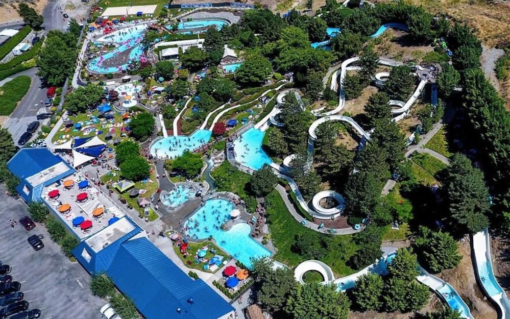 Grandview Lake Chelan- Waterfront View, Pool, Hot Tub, Golf, 1 Min To Downtown المظهر الخارجي الصورة